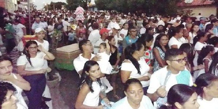 Procissão marca o início do festejo da Imaculada Conceição em Pedro II