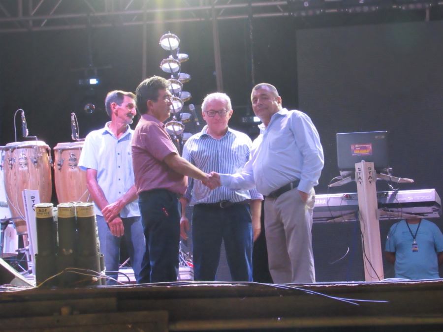 Deputado Francisco Lima prestigiou a 29ª Festa do Leite em São José do Divino - Imagem 4
