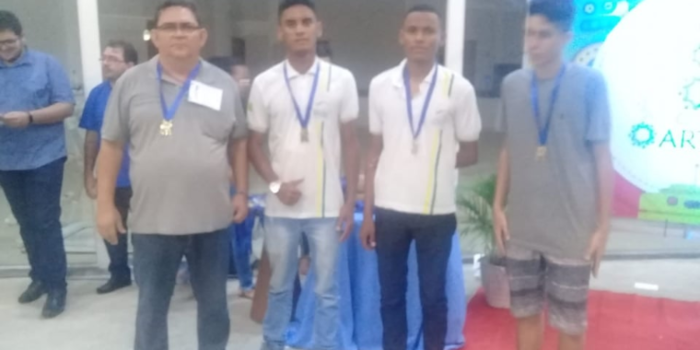 CETI Professor Ubiraci Carvalho participa de Olimpíada de Robótica e conquista 6º lugar