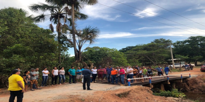 Dr. Wagner Coelho entrega ponte da Barra da Estiva recuperada para moradores