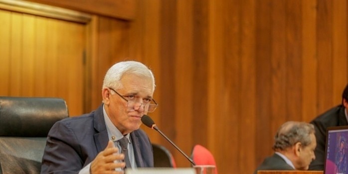 Themístocles: "Nada será votado segunda. Só depois de ver pormenores"