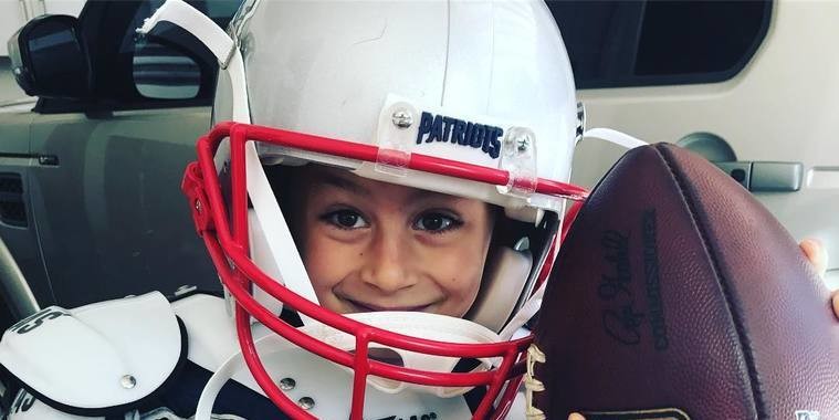Filho de Tom Brady com Gisele Bündchen prefere artes do que esportes