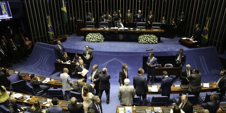 Senado adia sessão para escolher novo presidente para sábado