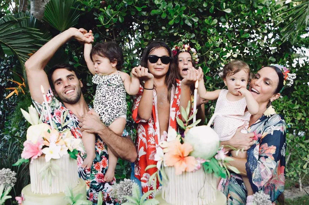 Ivete Sangalo celebra primeiro aniversário das gêmeas Helena e Marina