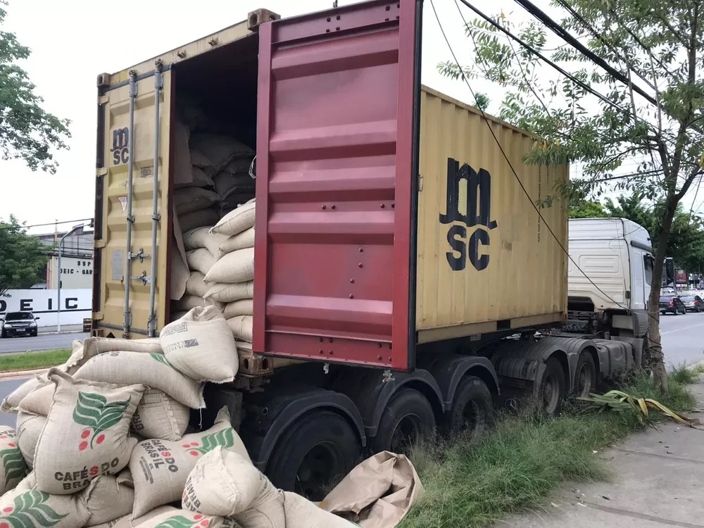PolÃ­cia apreende 142 kg de cocaÃ­na pura dentro de sacos de cafÃ© 