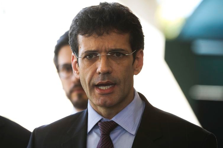 Valter Campanato/Agência Brasil O futuro ministro do Turismo no governo de Jair Bolsonaro, deputado federal Marcelo Álvaro Antônio, fala à imprensa, no CCBB.
