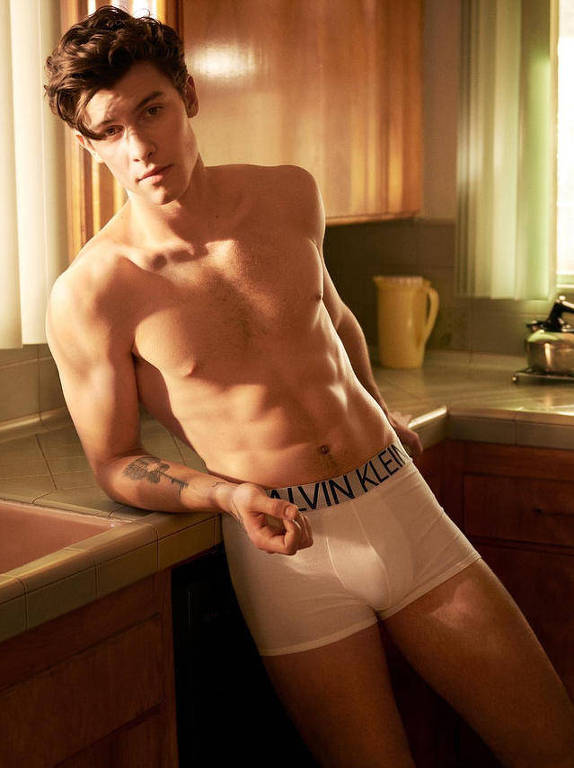 Shawn Mendes é rosto de nova campanha de cuecas