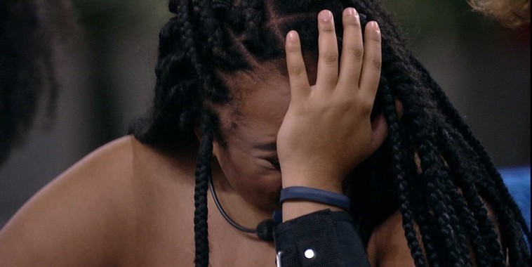 BBB19: Rízia entra em desespero, chora e pensa em desistir do jogo