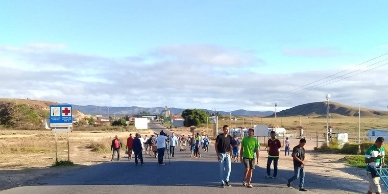 Fronteira da Venezuela com o Brasil segue fechada em Roraima