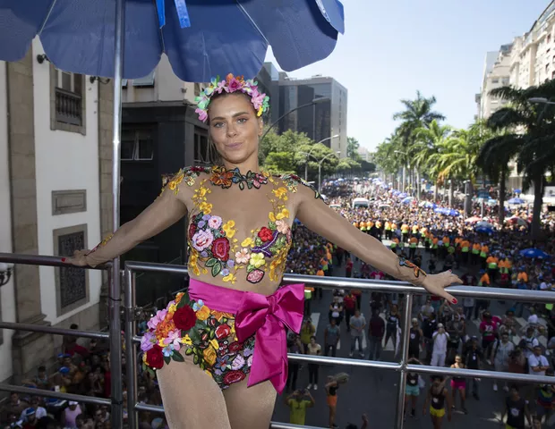 Carolina Dieckmann nega beijo em José Loreto: "A verdade vai aparecer"