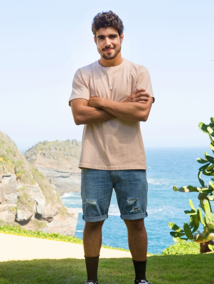 FOFOCA DO JOHN JOHN: Caio Castro volta a dar trabalho para a TV Globo