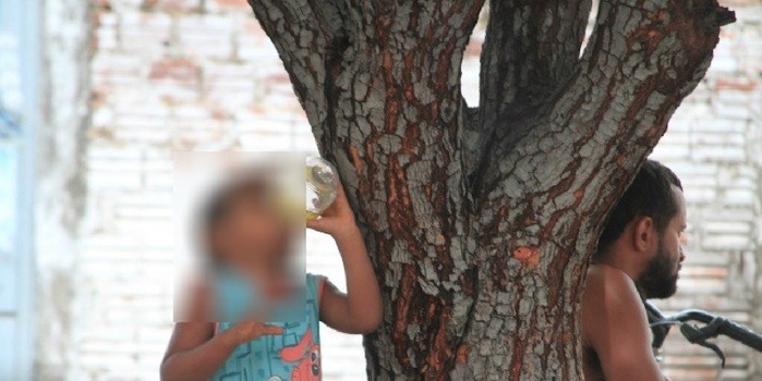 JMN flagra criança de 3 anos consumindo bebida alcoólica