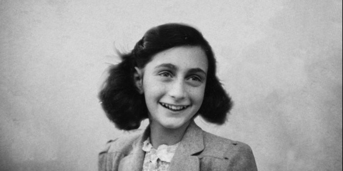 Anne Frank, mártir do holocausto, morre no campo de concentração