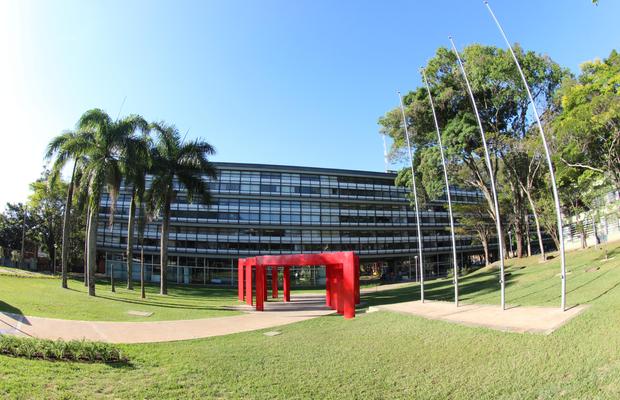 USP abre concurso para professor com salário inicial de R$ 10.830,94