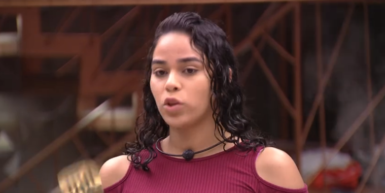 BBB19: Elana se irrita com brothers e dispara: "Ninguém me escuta"