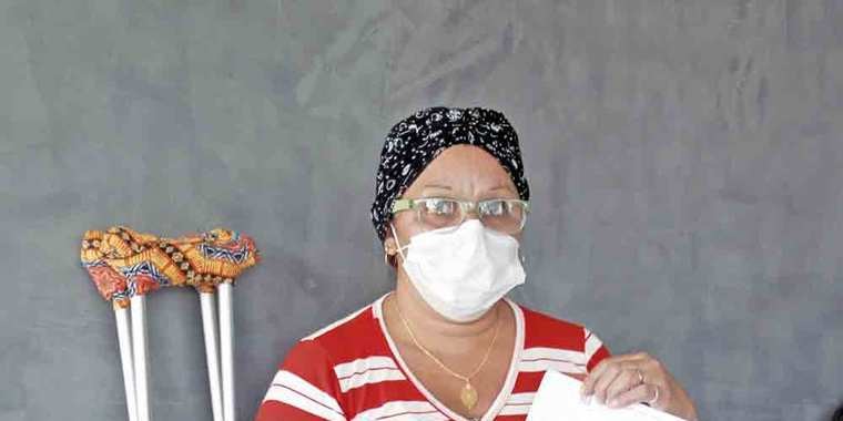 Mulher para de trabalhar por problema de saúde e pede ajuda