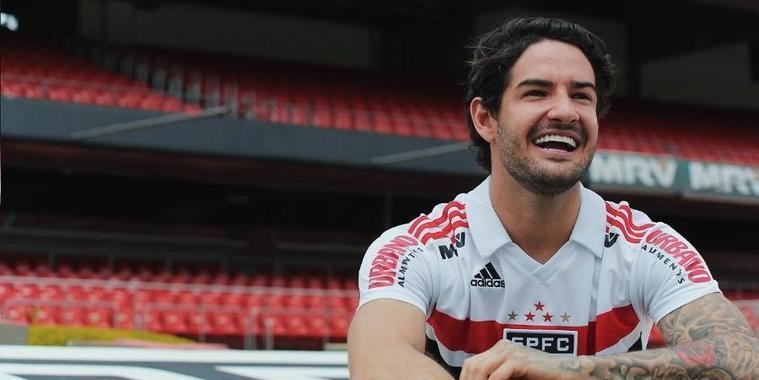 São Paulo agiu para disputa por jogador Pato