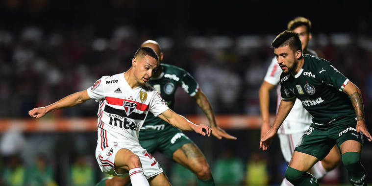 São Paulo e Palmeiras empatam com pênalti anulado pelo VAR
