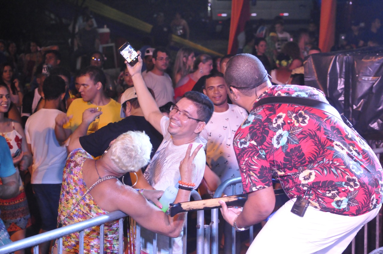 Prefeito João Luiz festeja um Carnaval da paz e da alegria  - Imagem 24