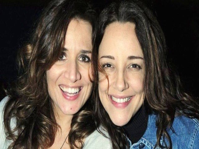Namorada de Ana Carolina, cantora aparece de topless em foto; veja