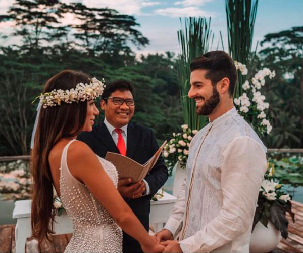 Alok e Romana renovam votos de casamento com cerimônia íntima em Bali