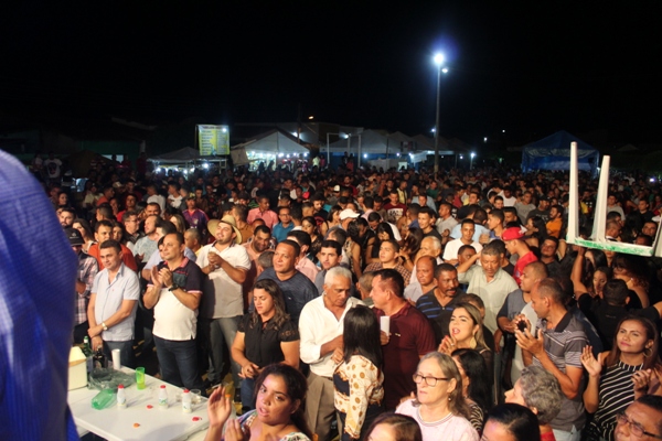 Show com Zé Cantor encerra programação de aniversário de Santo Inácio do Piauí - Imagem 39