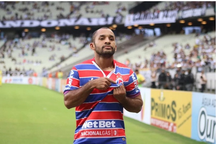 Edinho marca dois, e Fortaleza bate o Ceará na primeira final; gols