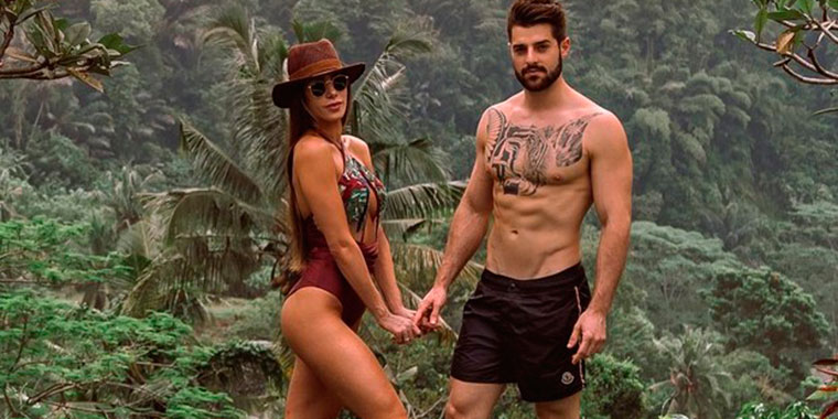 Alok e Romana posam à beira da piscina e fã brinca: "Tarzan e Jane"