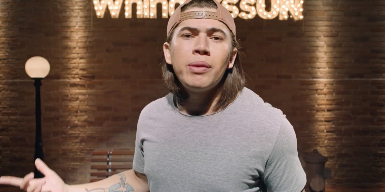 Whindersson Nunes some das redes sociais após fazer desabafo comovente