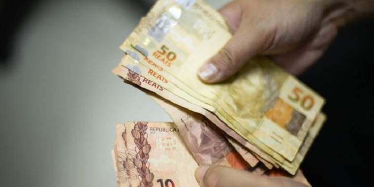 Salário mínimo proposto por governo será de R$ 1.040 para 2020
