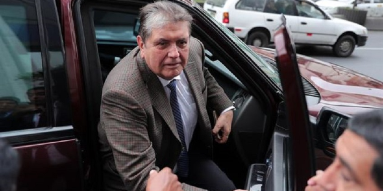 Ex-presidente do Peru, Alan García, tenta suicídio por caso Odebrecht
