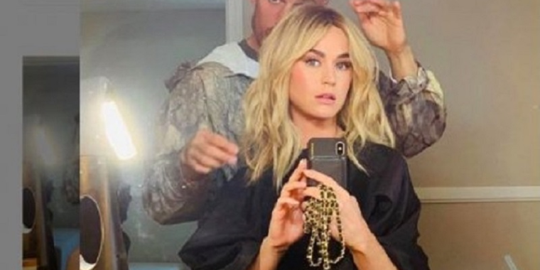 Katy Perry mudou de look e o novo cabelo surpreendeu fãs
