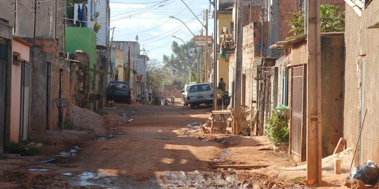 No Brasil, pobreza aumentou em 21% entre os anos de 2014 e 2017