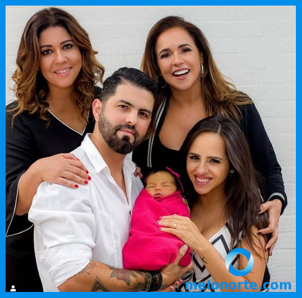 Daniela Mercury brinda aniversário da neta: "Beijo especial das vovós"