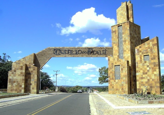 População reclama de buracos em estrada da zona rural de Castelo