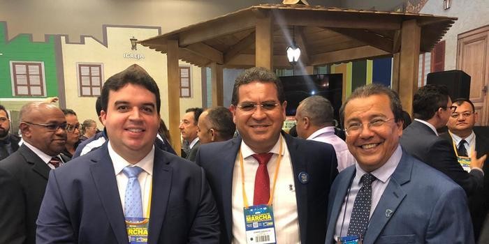 Reginaldo Júnior participa de Marcha dos Prefeitos