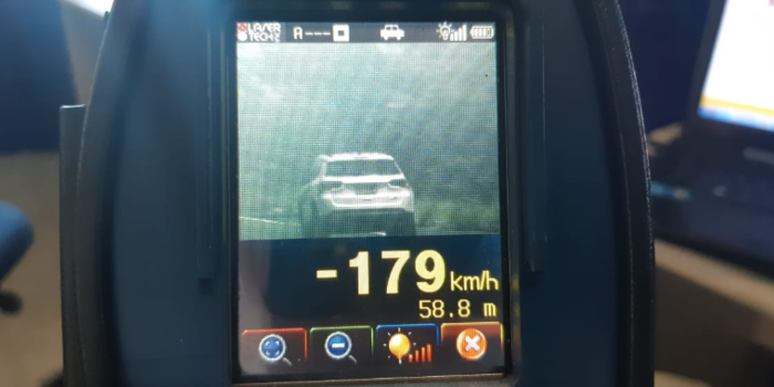 PRF flagra veículos a 179 KM/h na BR 343