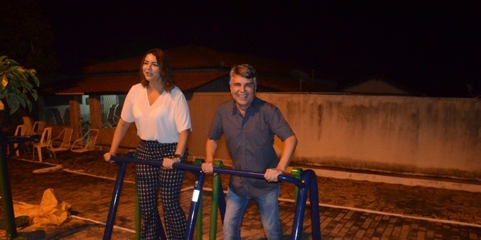 Secretaria de Infraestrutura do Estado entrega academia popular junto com prefeito João Luiz