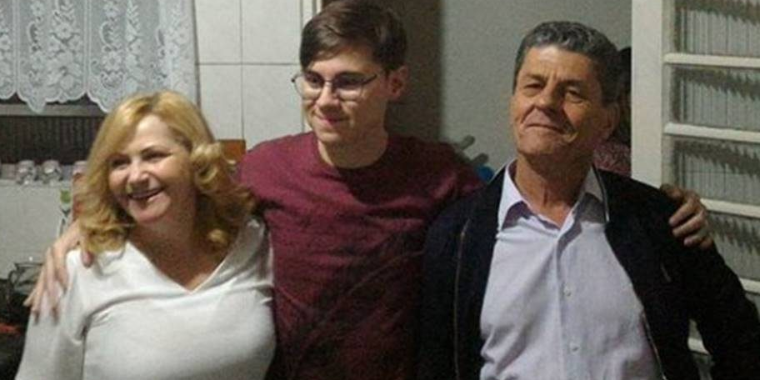 Gritos e choros marcam velório de ator assassinado em São Paulo
