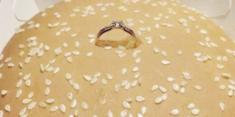 Pedido de casamento feito em fast-food viraliza