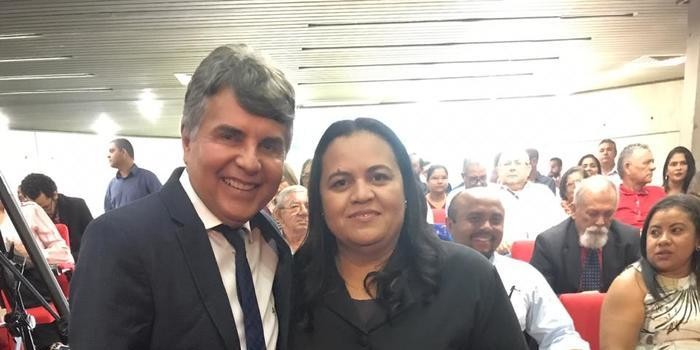 Prefeito João Luiz prestigia posse da monsenhorgilense Elisângela Moura