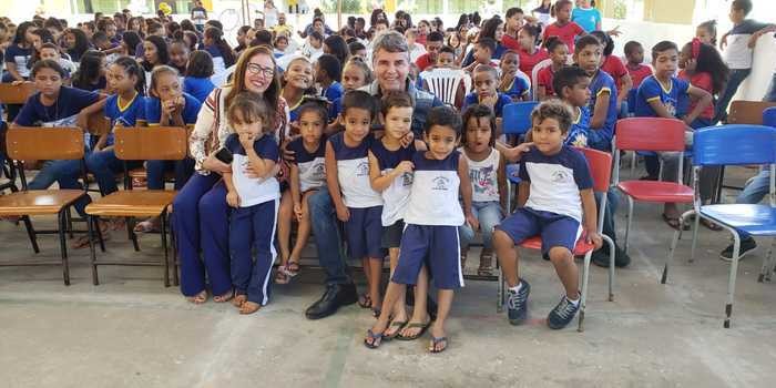 Lançamento das Olimpíadas Escolares marcada pela participação de alunos, professores e até do prefeito