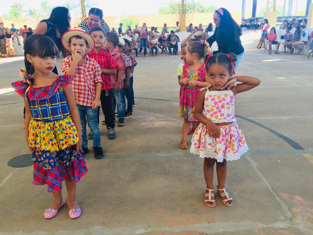 Escola Basílio de Abreu realiza festa caipira com total integração dos alunos  - Imagem 11