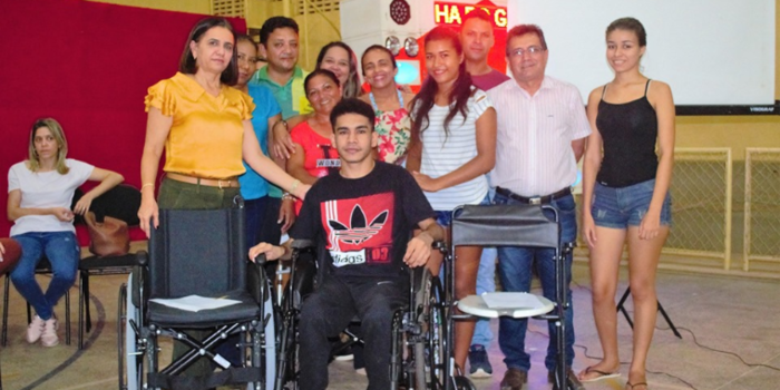 SMS de Joaquim Pires entrega equipamentos ortopédicos aos pacientes com deficiência física