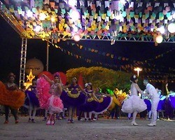 Com criatividade prefeitura de Barras realiza Festival Folclórico 