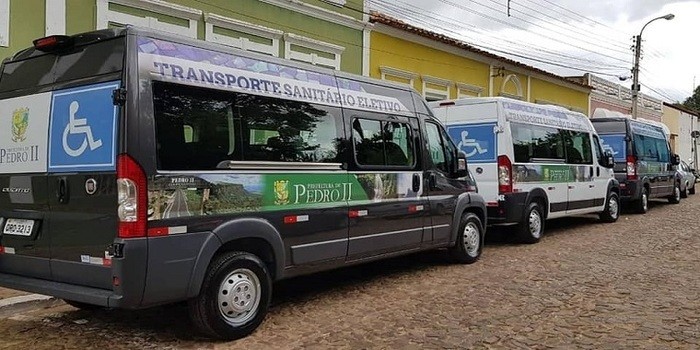 Prefeitura já está transportando nas vans para Teresina as pessoas que fazem TFD