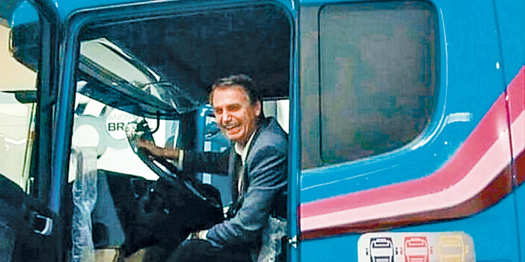Bolsonaro defende fim das aulas práticas em autoescolas