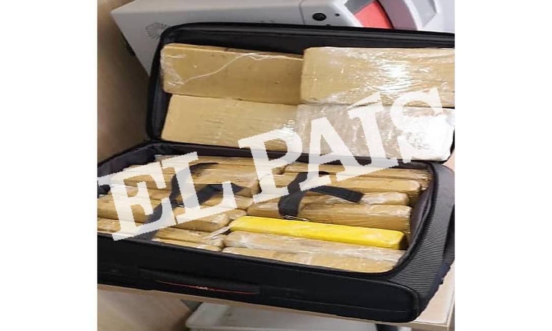 Foto mostra mala de militar preso com 39 quilos de cocaína na Espanha - Imagem 1
