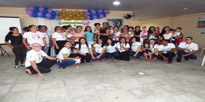 Mães que participam do Criança Feliz participam de palestra ministrada pela Pastoral da Criança