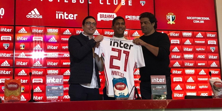 "Espero chegar para agregar", diz Raniel ao chegar ao São Paulo
